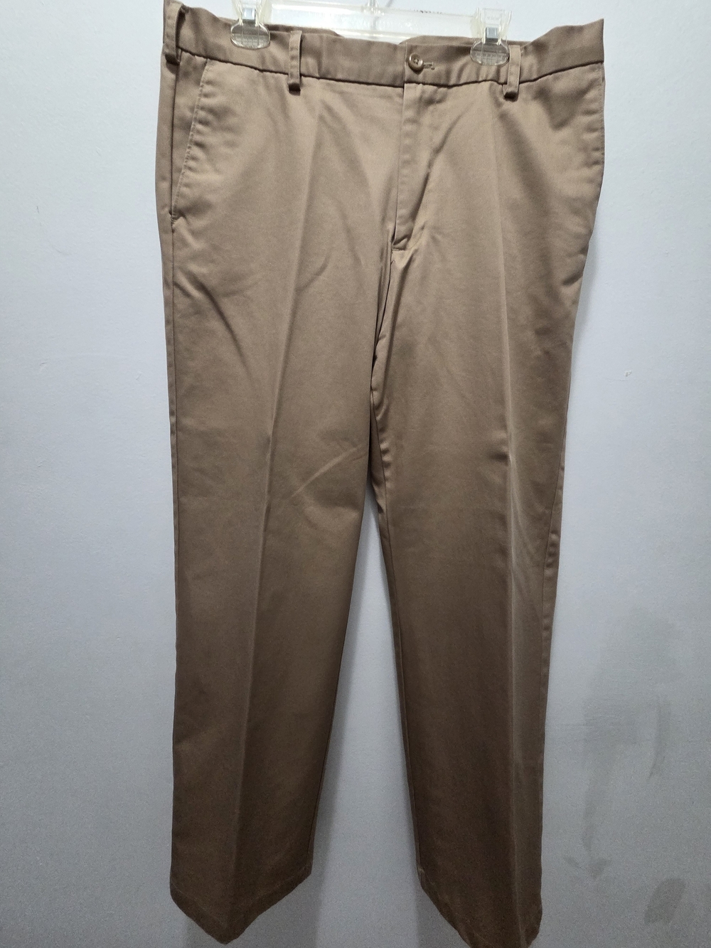 Izod 36×32 Men's Classic Chinos in Tan